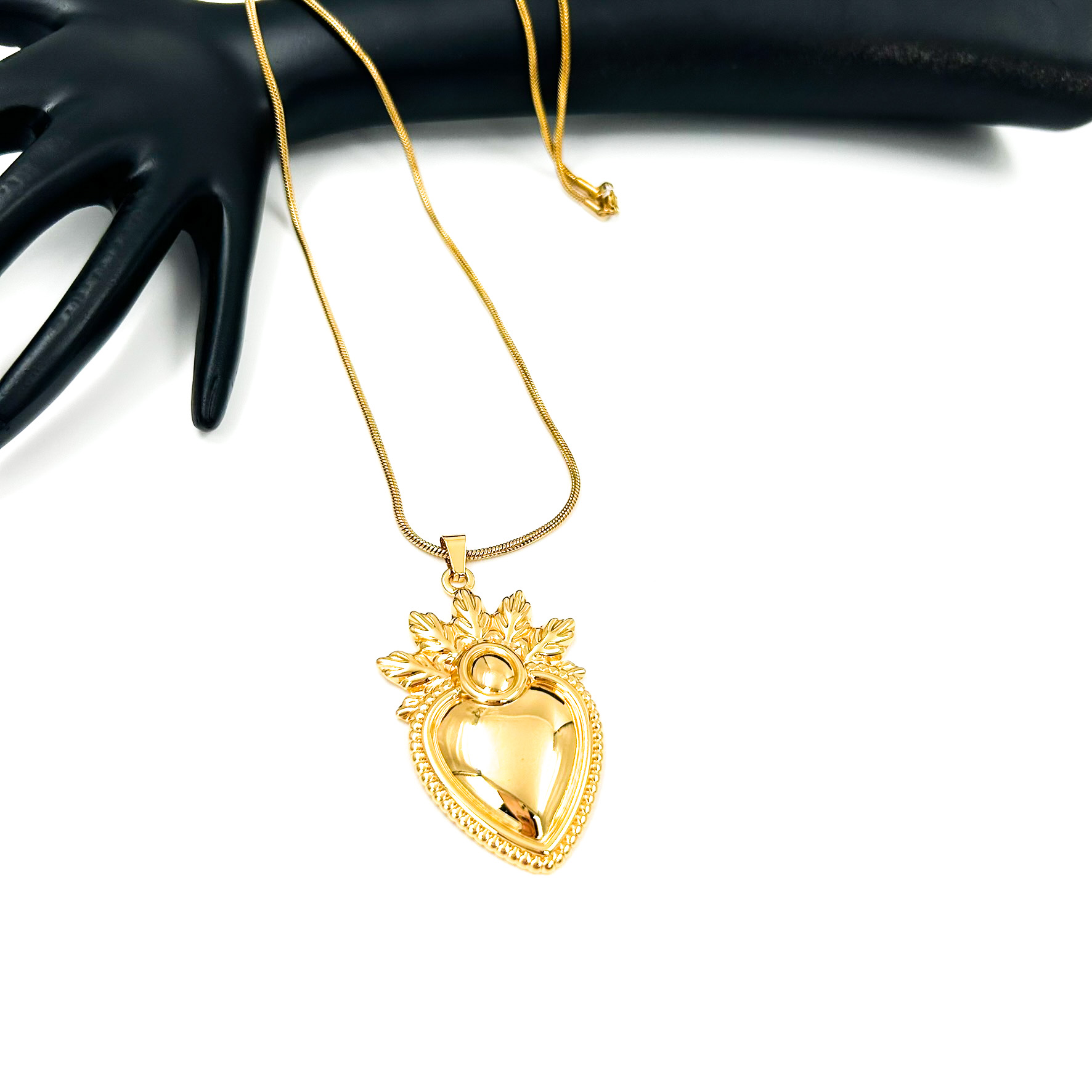 Κολιέ μακρύ ατσάλινο με καρδιά χρυσό