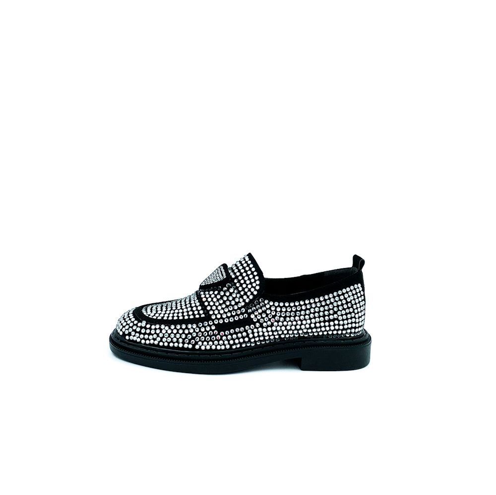 Γυναικεία Loafers suede μαύρο με στρας, αγκαλιάζει το πόδι προσφέροντας άνεση στο περπάτημα και style.