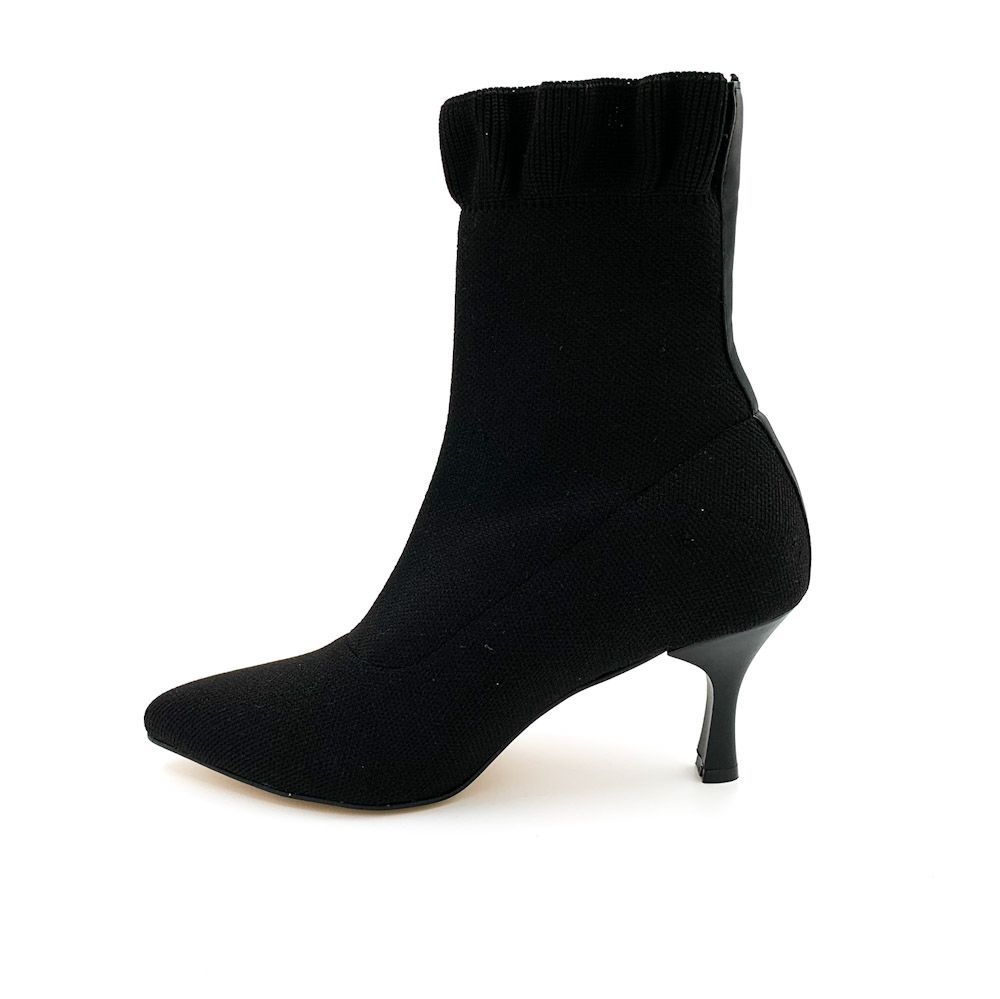 Γυναικείο Μποτάκι κάλτσα ελαστική με βολάν σε μαύρο χρώμα