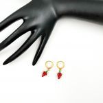 Σκουλαρίκια ατσάλινα χρυσά κρικάκια με φράουλα