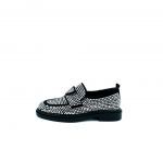 Γυναικεία Loafers suede μαύρο με στρας, αγκαλιάζει το πόδι προσφέροντας άνεση στο περπάτημα και style.