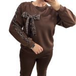 Σετ παντελόνι με μπλούζα καφέ με βελούδινο φιόγκο και πούλιες