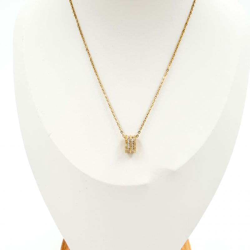 Φωτογραφία από Κολιέ ατσάλινο χρυσό με κρεμαστό οβάλ στρας