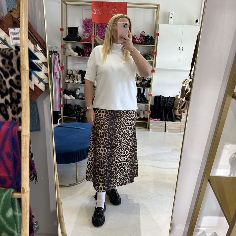 Φωτογραφία από Φόυστα Midi σατέν λεοπάρ