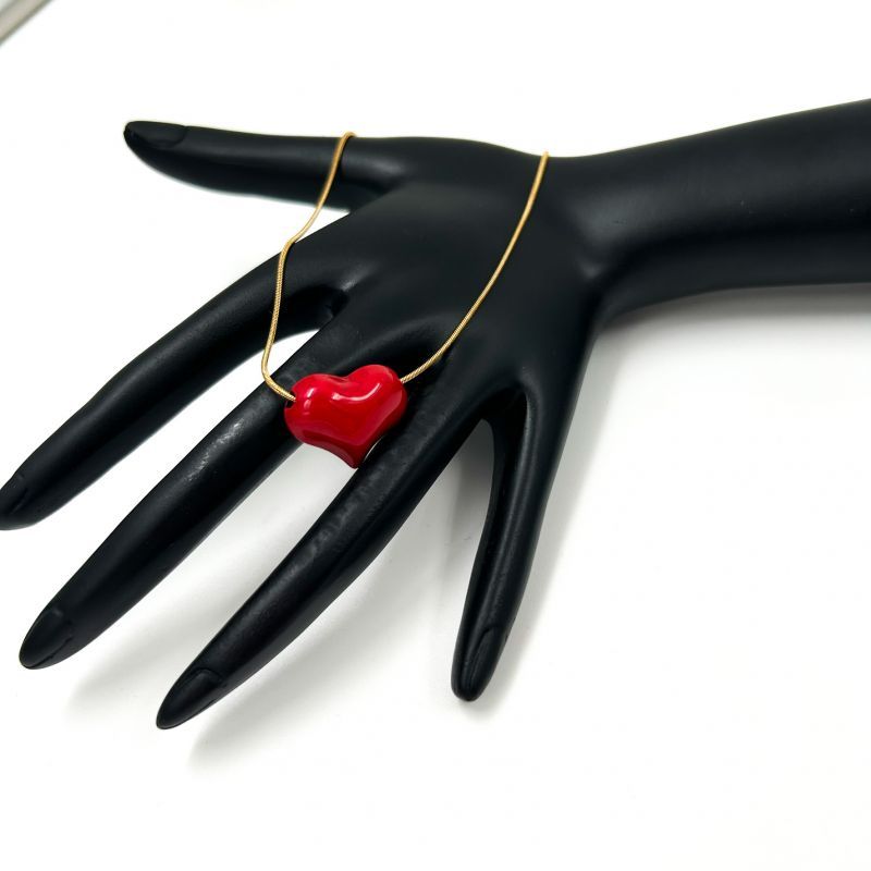 Κολιέ με κόκκινη καρδιά ατσάλινο Φωτογραφία από Κολιέ με κόκκινη καρδιά ατσάλινο