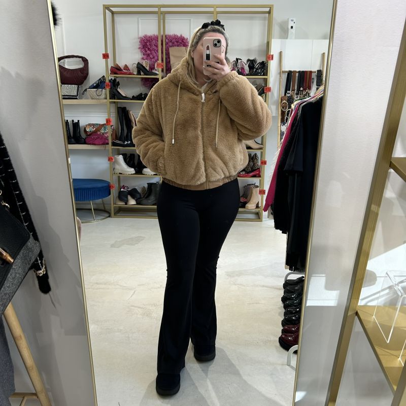 Φωτογραφία από Γούνα με κουκούλα μπεζ