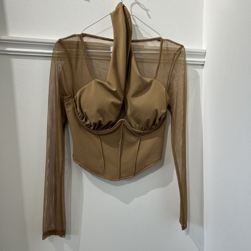 Φωτογραφία από Crop top μπεζ