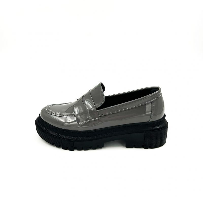 Φωτογραφία από Loafers γκρι