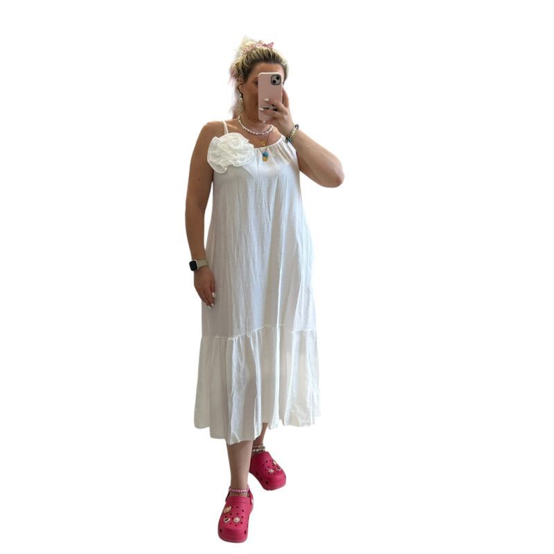 Φωτογραφία από Midi φόρεμα λευκό