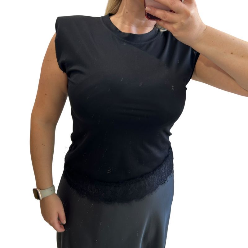 Φωτογραφία από Μπλούζα αμάνικη μαύρη με δαντέλα 