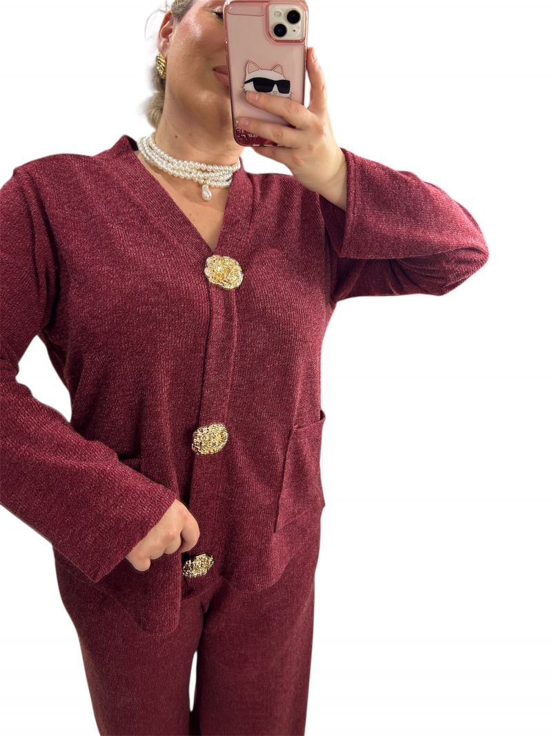 Φωτογραφία από Σετ μπορντό παντελόνι με μπλούζα με χρυσές καρφίτσες 