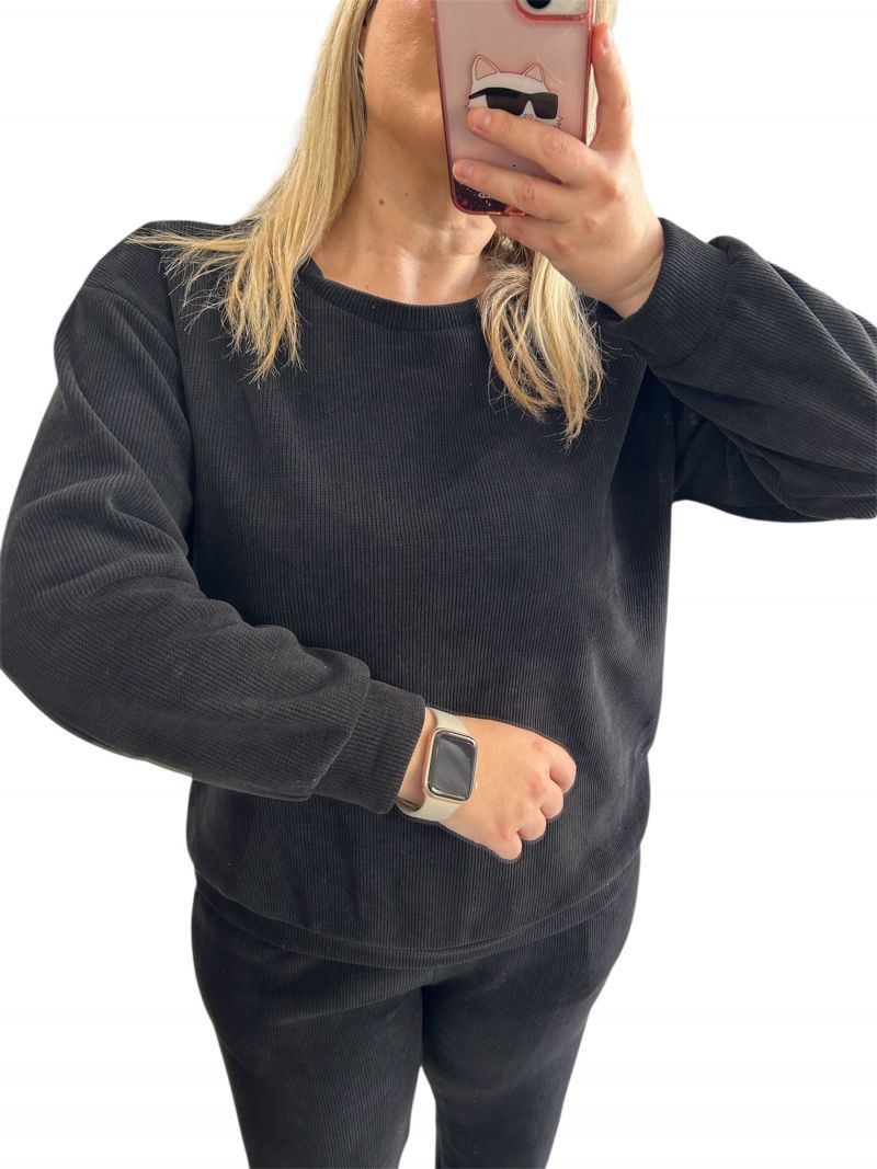 Φωτογραφία από Σετ κοτλέ μαύρο παντελόνι με μπλούζα