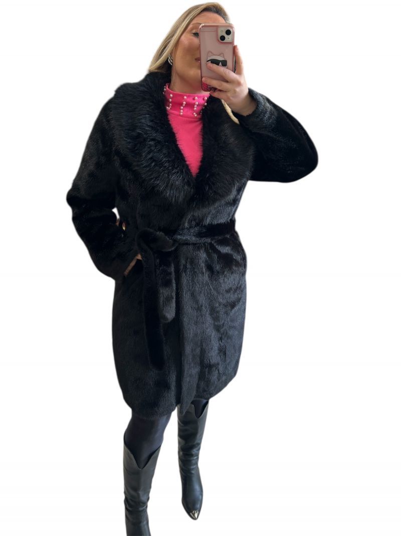 Φωτογραφία από Γούνα μαύρη