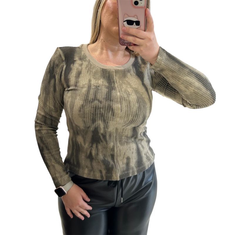 Φωτογραφία από Μπλούζα μπεζ