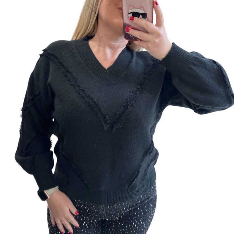 Πουλόβερ μαύρο Φωτογραφία από Πουλόβερ μαύρο