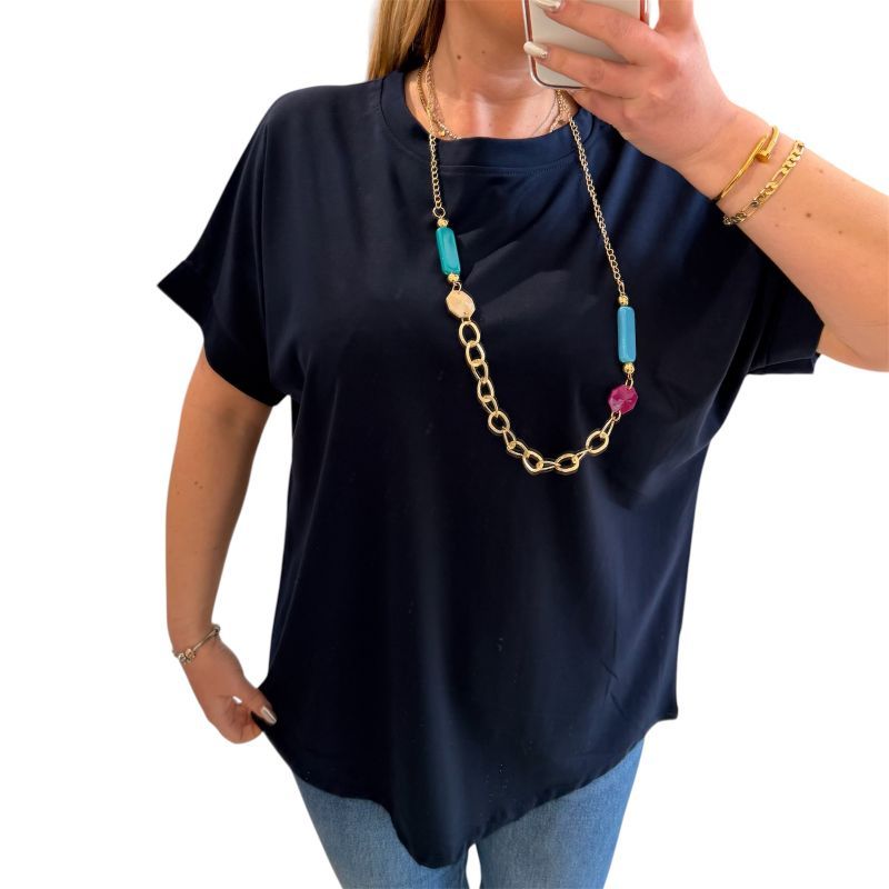 Φωτογραφία από Μπλούζα μπλε με κόσμημα