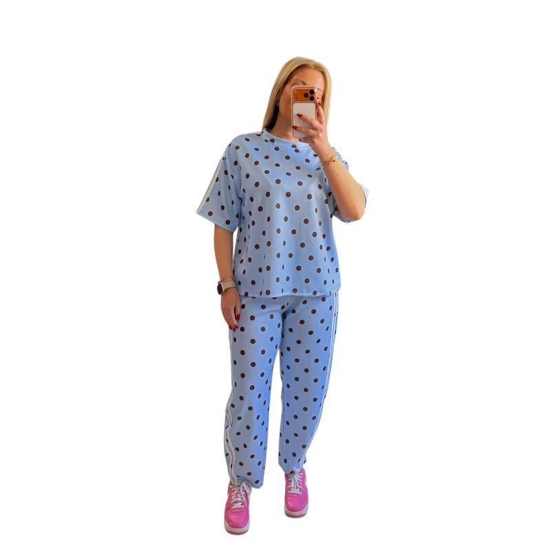 Σετ πουά παντελόνι με μπλούζα γαλάζιο Φωτογραφία από Σετ πουά παντελόνι με μπλούζα γαλάζιο