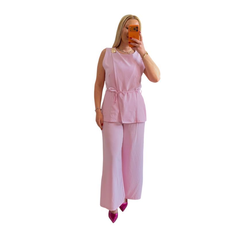 Φωτογραφία από Σετ κοστούμι ροζ με μπλούζα αμάνικη και παντελόνι