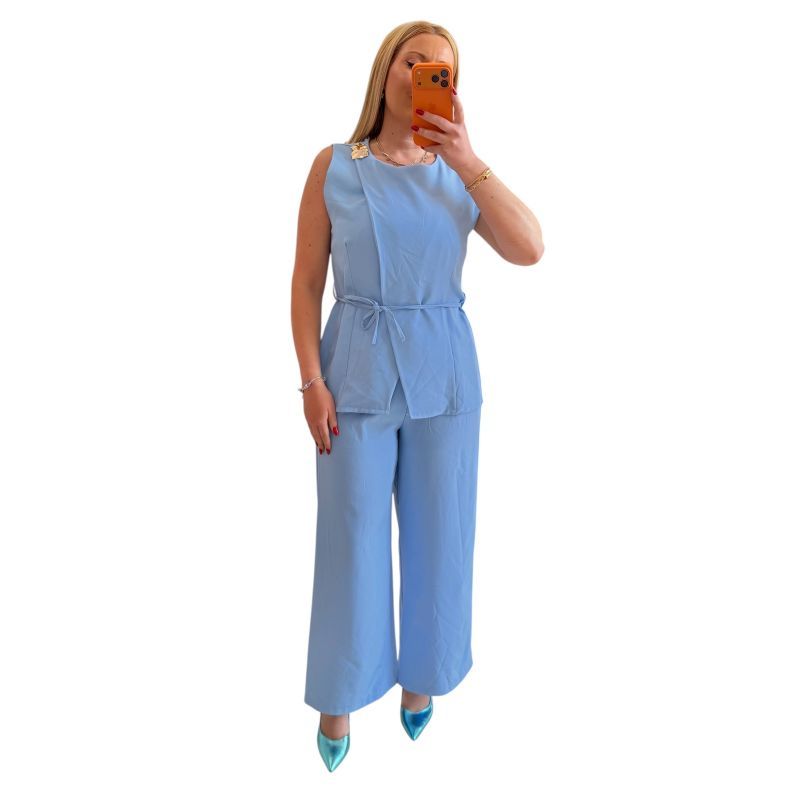 Φωτογραφία από Σετ κοστούμι γαλάζιο με μπλούζα αμάνικη και παντελόνι