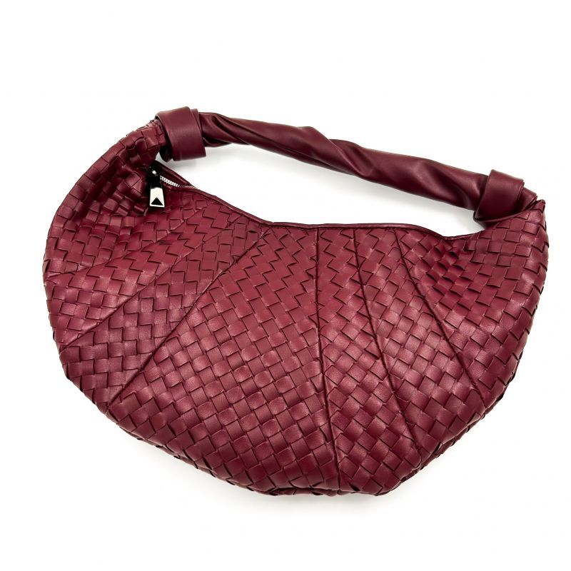 Φωτογραφία από Τσάντα μπορντό τύπου Bottega veneta