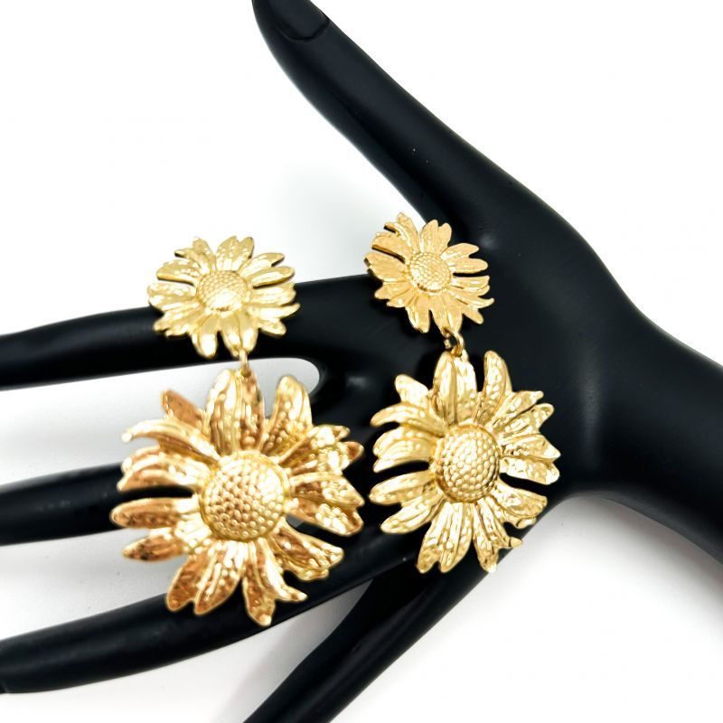 Φωτογραφία από Gold flower
