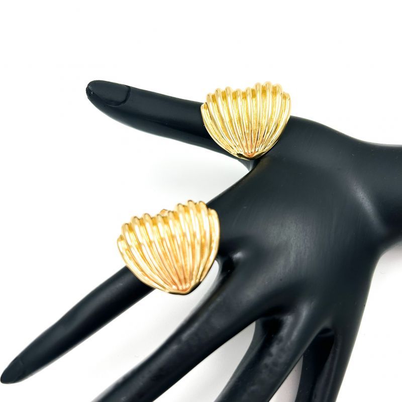 Φωτογραφία από Shell gold earrings 