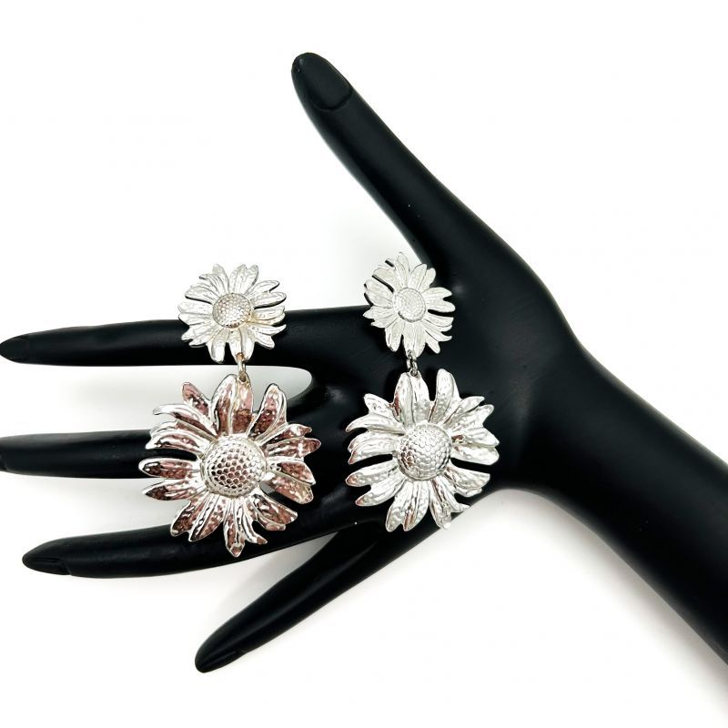 Φωτογραφία από Silver Flower